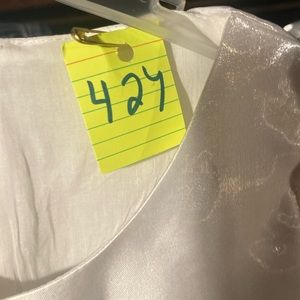 #427 white child's dress size 140 or 8/10 new without tags